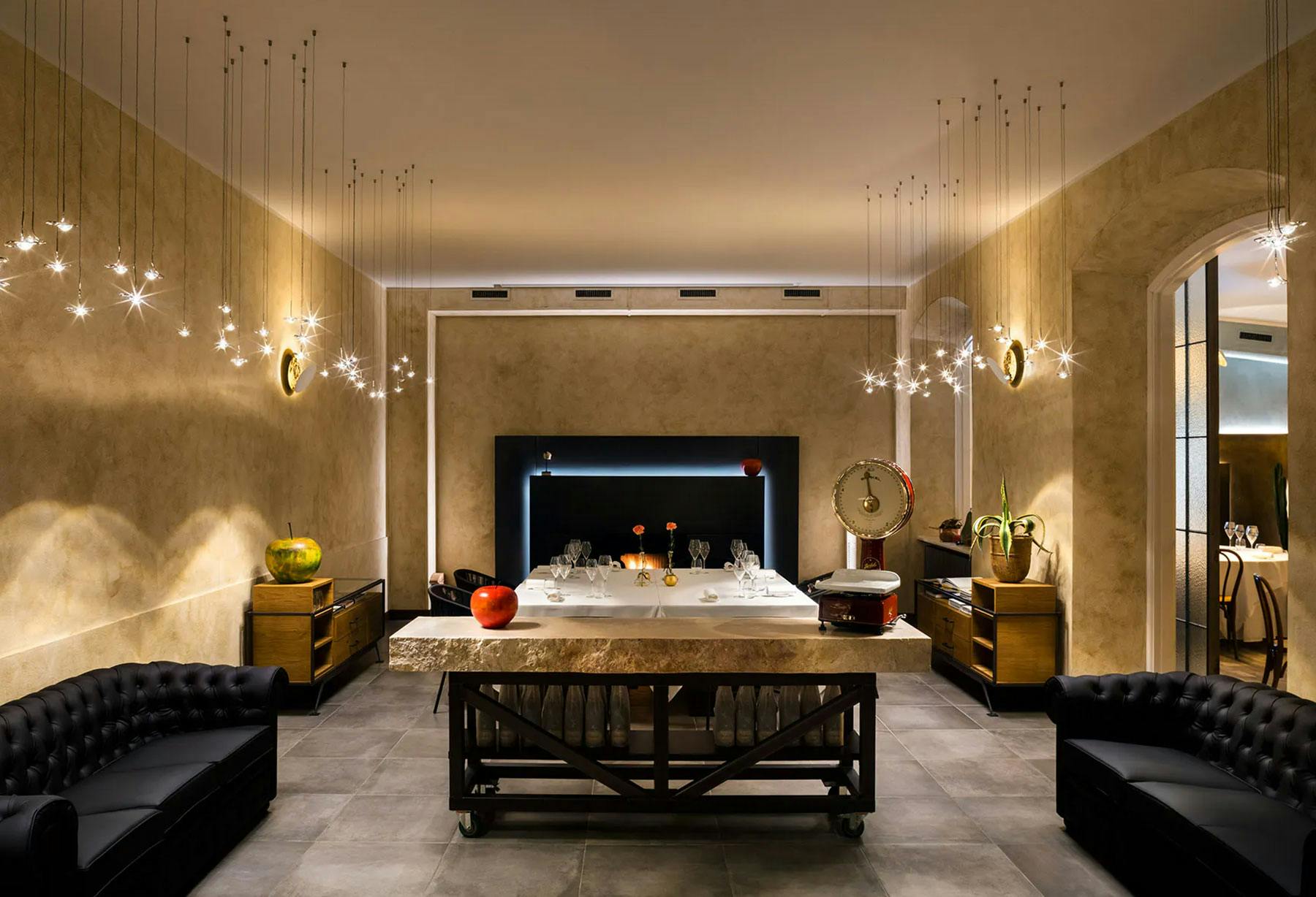 <p>Catellani &amp; Smith lighting products illuminate the new “Casual”, restaurant by Enrico Bartolini, the internationally renowned Michelin-starred chef. The “Casual Ristorante” is situated at the foot of the panoramic hill of San Vigilio , in the charming Upper Town of Bergamo surrounded by sixteenth-century Venetian walls, declared in 2017 Unesco World Heritage site.</p>
